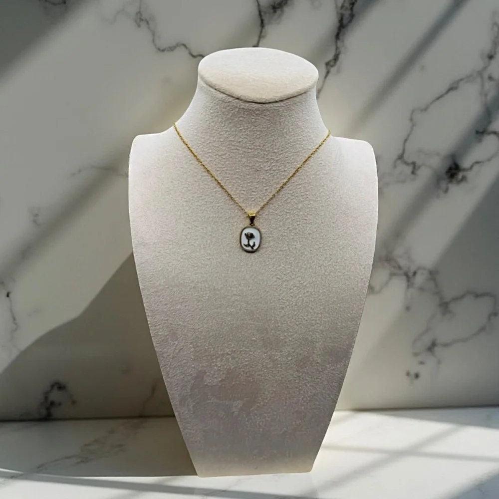 The Rose Pendant Necklace